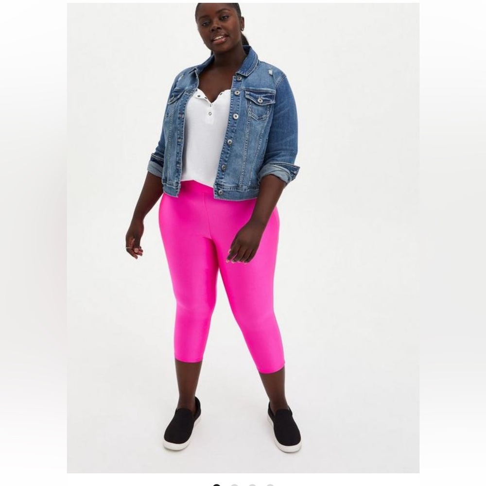 Torrid Bright Pink Capris